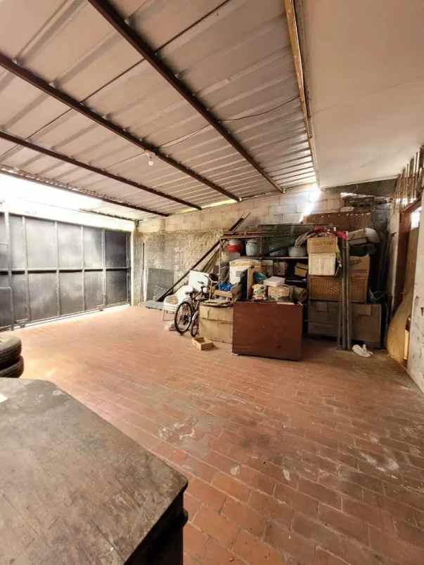 dijual rumah jl komplek auri