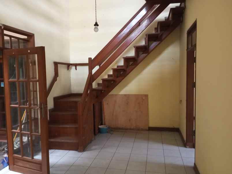 dijual rumah jl mars tata surya