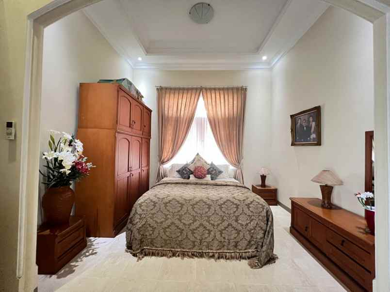 dijual rumah jl pedurenan cisalak