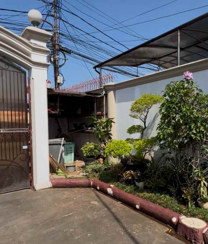 dijual rumah jl pedurenan cisalak