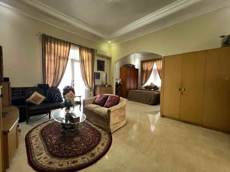 dijual rumah jl pedurenan cisalak