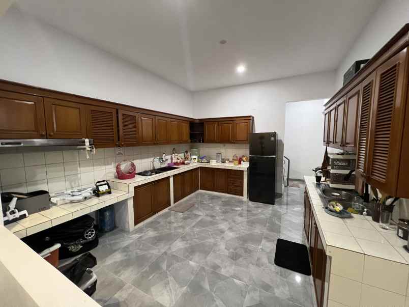 dijual rumah jl pembangunan 1 no 18b