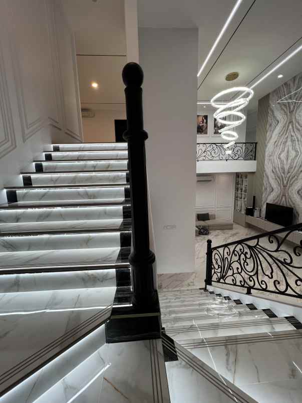 dijual rumah jl pembangunan 1 no 18b