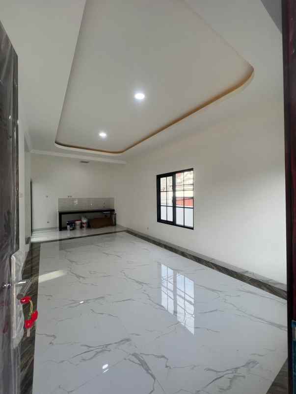 dijual rumah jl raya jati makmur