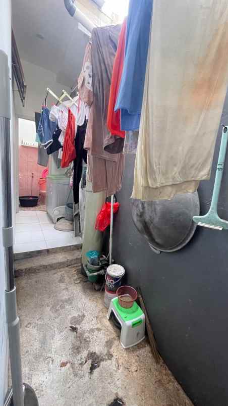 dijual rumah jl raya sukatani