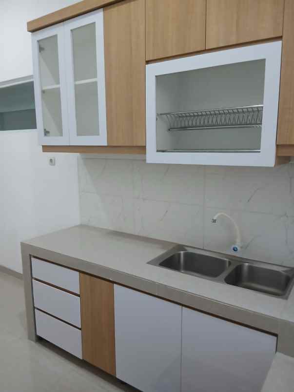 dijual rumah jl serdang raya beji depok