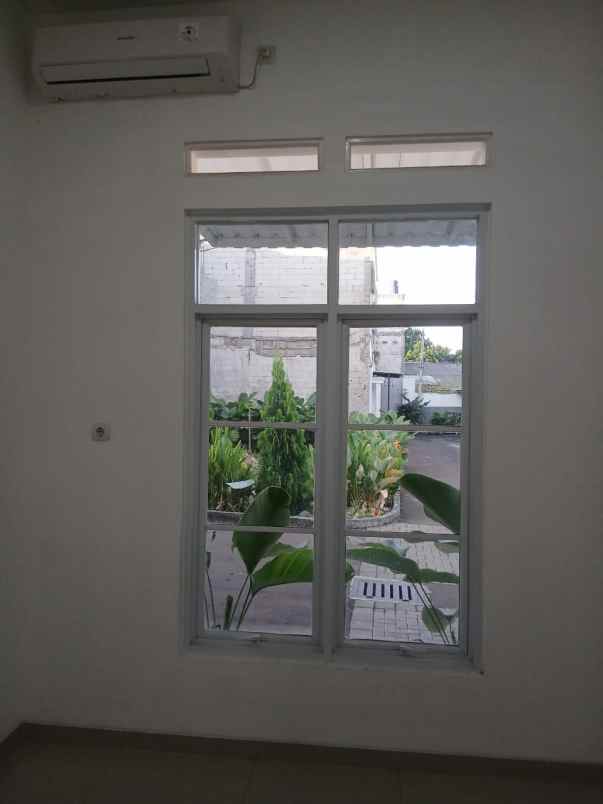 dijual rumah jl serdang raya beji depok