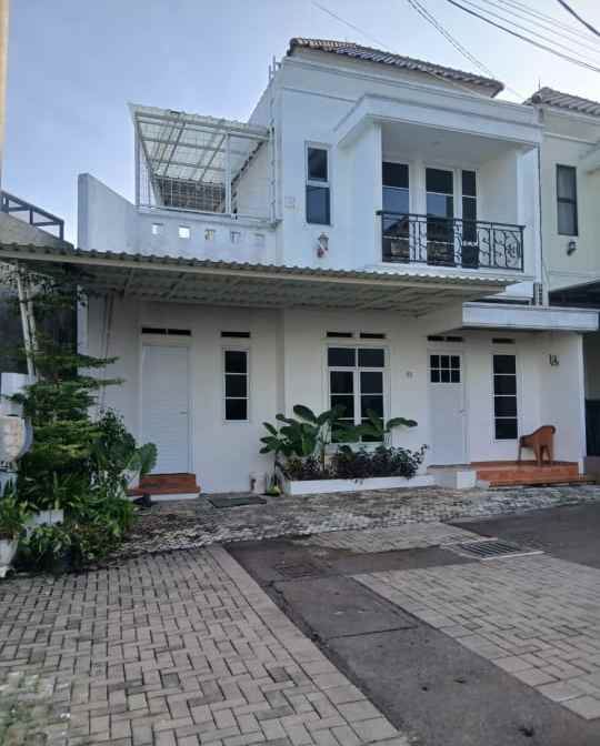 dijual rumah jl serdang raya beji depok