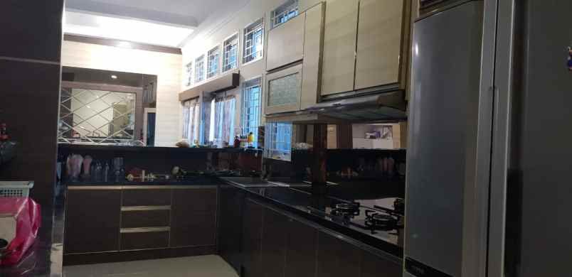 dijual rumah jl singgalang iv