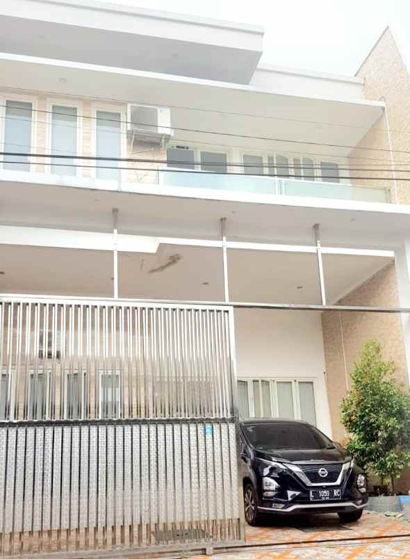 dijual rumah jl sutorejo utara