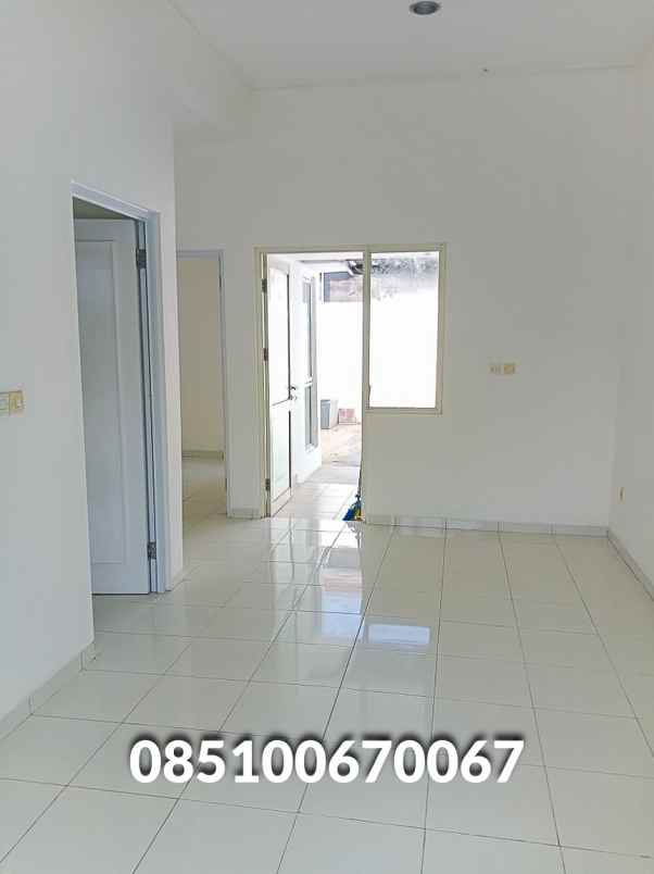 dijual rumah jl suvarna sutera cluster