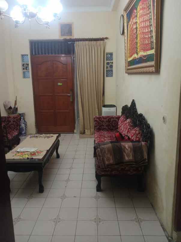 dijual rumah jl swadaya 1