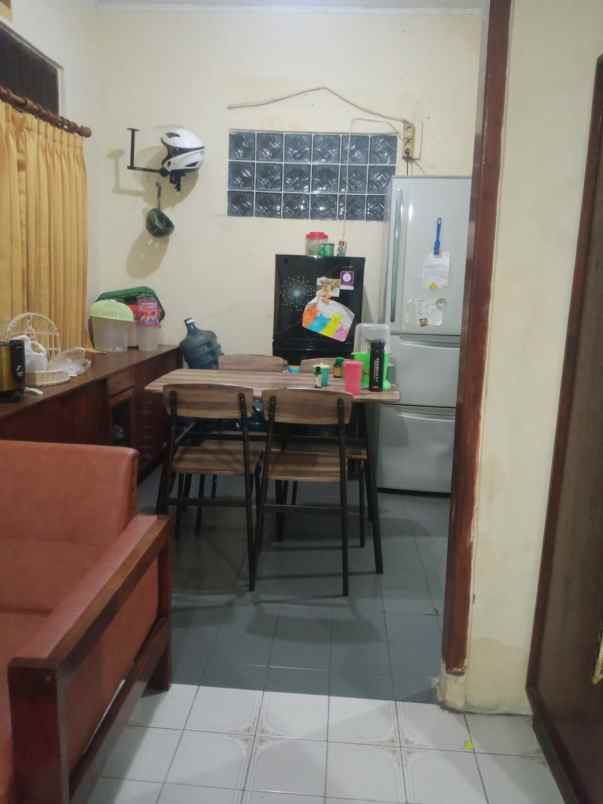 dijual rumah jl swadaya 1