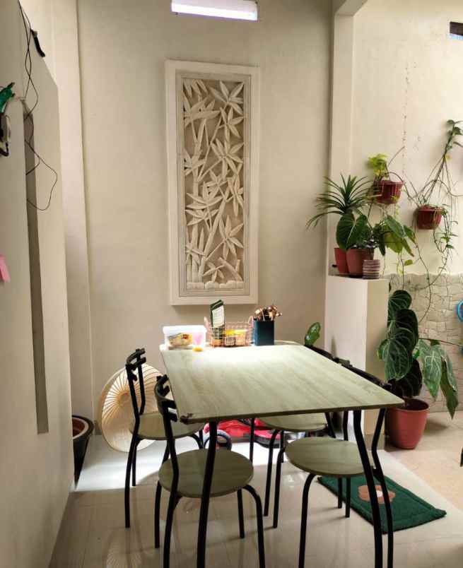 dijual rumah jl tajem