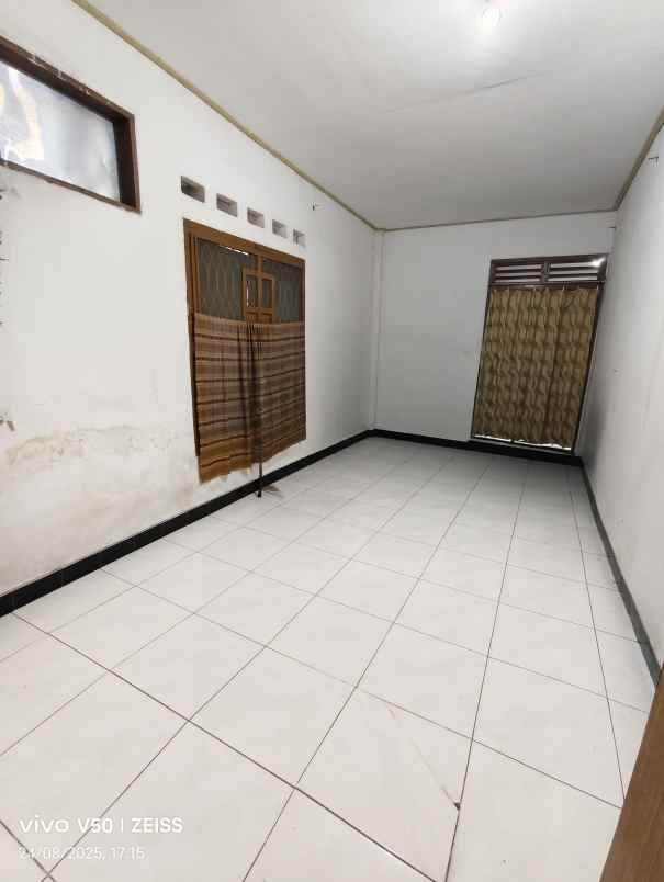 dijual rumah jl tales