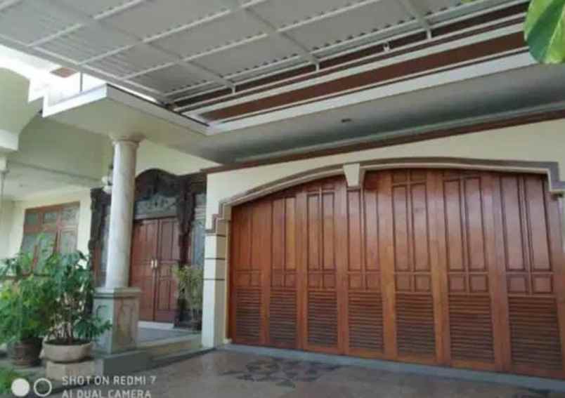 dijual rumah jl teluk cendrawasih