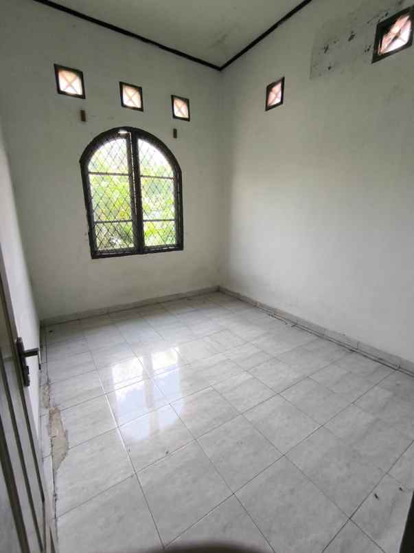 dijual rumah jl tuanku tambusai