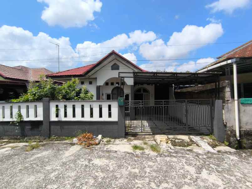 dijual rumah jl tuanku tambusai