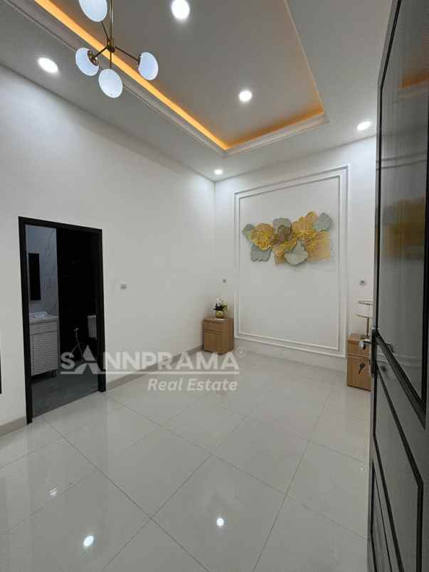 dijual rumah jln raya kramat jati