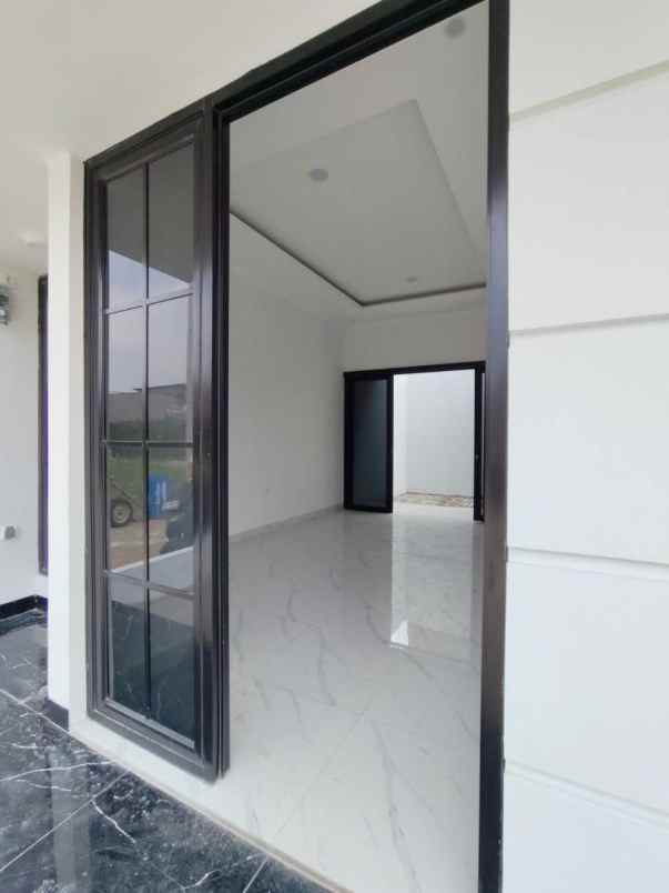 dijual rumah jln raya pramuka mampang depok