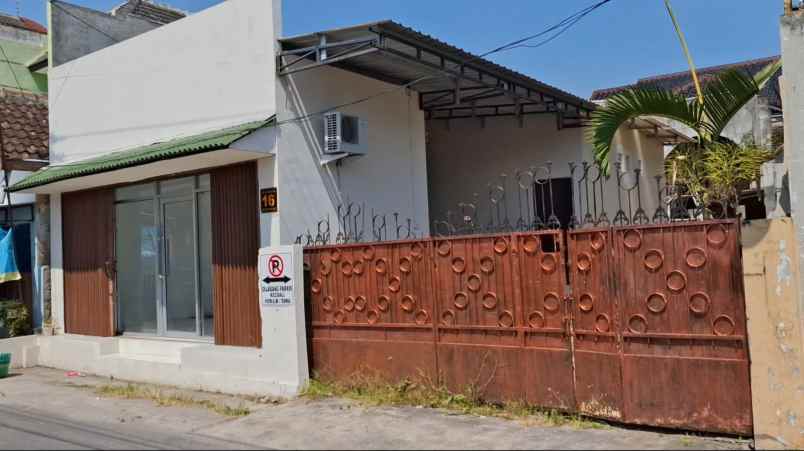 dijual rumah joyosuran pasar kliwon surakarta