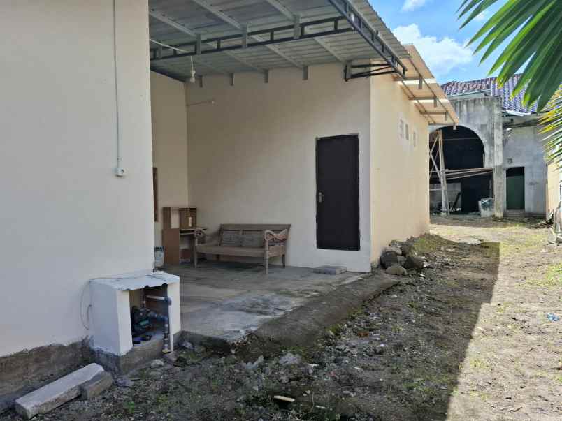 dijual rumah joyosuran pasar kliwon surakarta