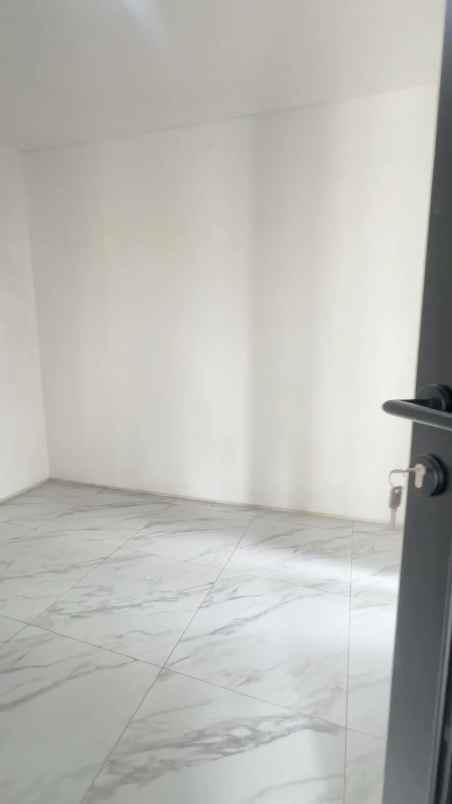 dijual rumah jpfj g5j jl serua bulak