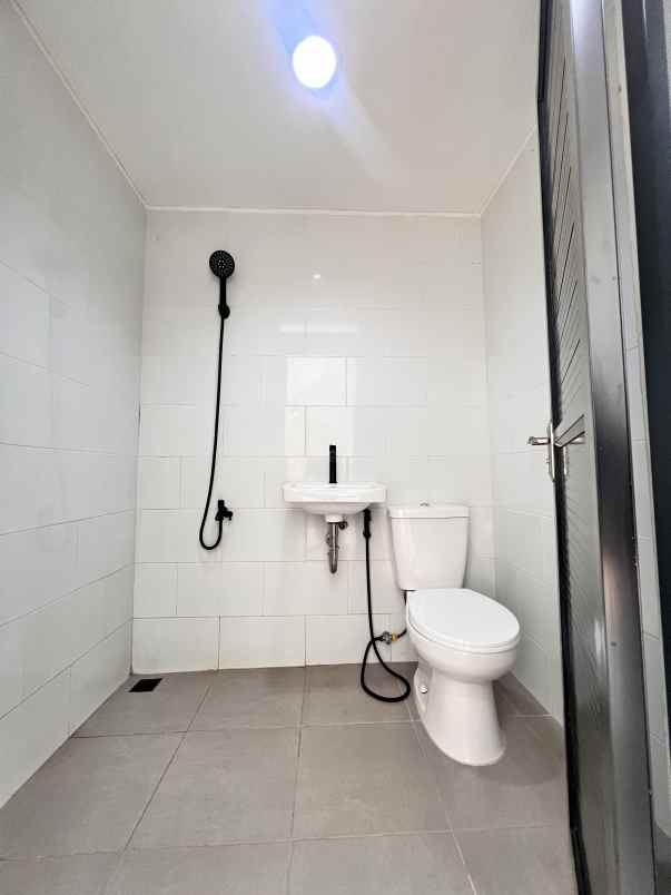 dijual rumah jpfj g5j jl serua bulak