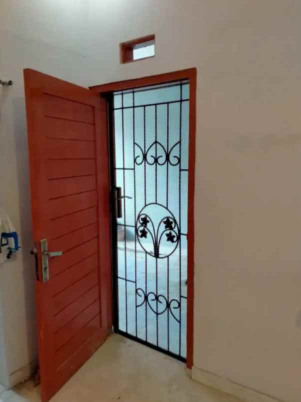dijual rumah kaliabang tengah bekasi