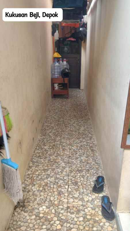 dijual rumah kampung dekat kampus ui depok