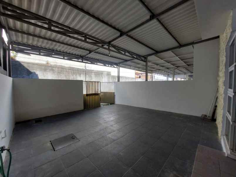 dijual rumah karang asem