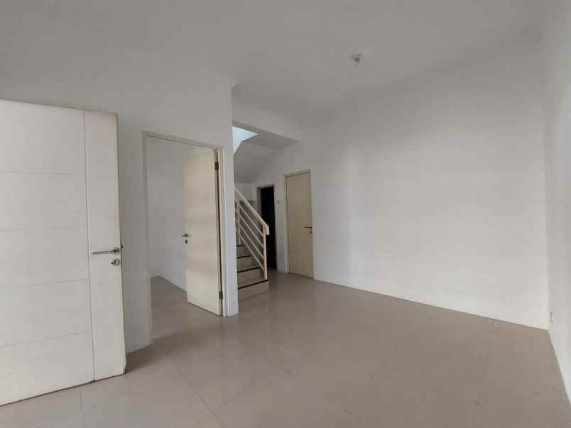dijual rumah karang asem