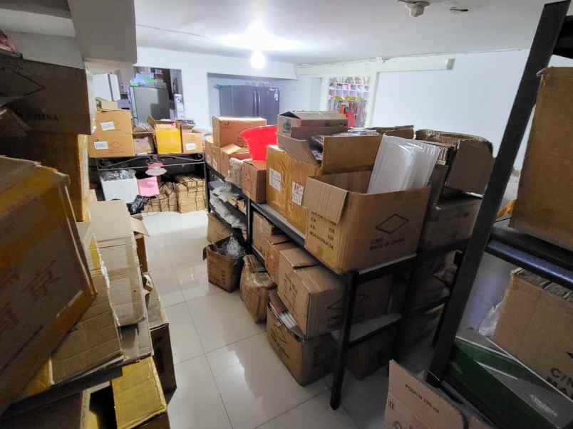 dijual rumah karang asem
