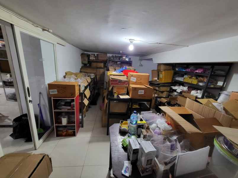dijual rumah karang asem