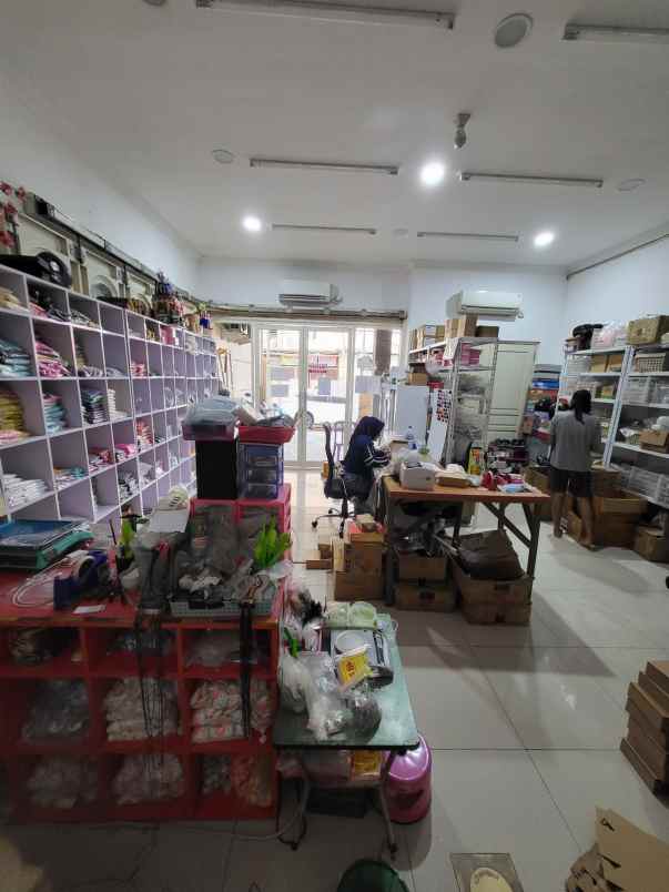 dijual rumah karang asem