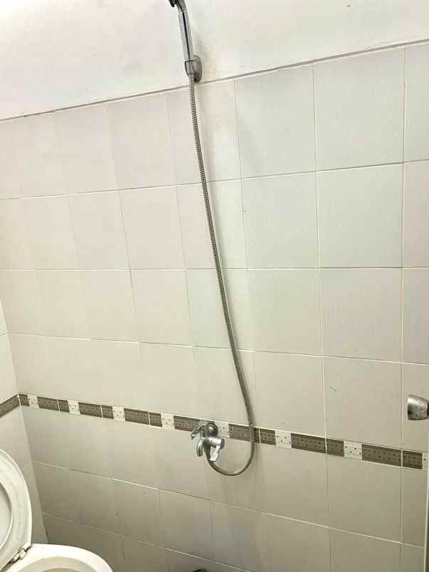 dijual rumah karangan babatan wiyung