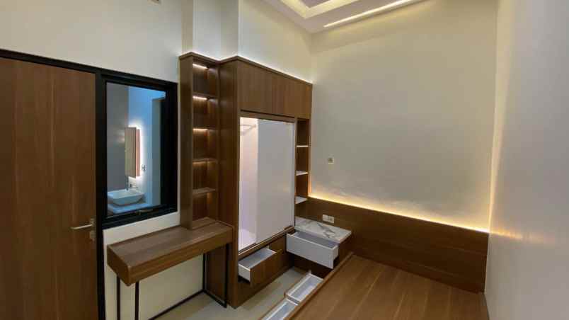 dijual rumah karta virendra jl utama pd