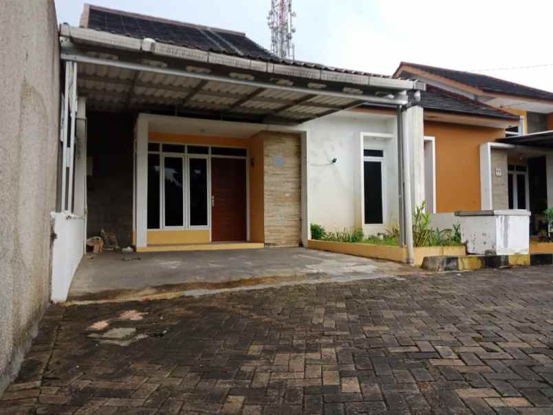 dijual rumah kec cimahi utara