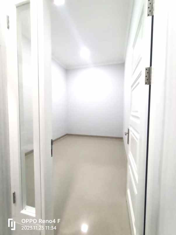 dijual rumah kelapa cengkir kelapa gading