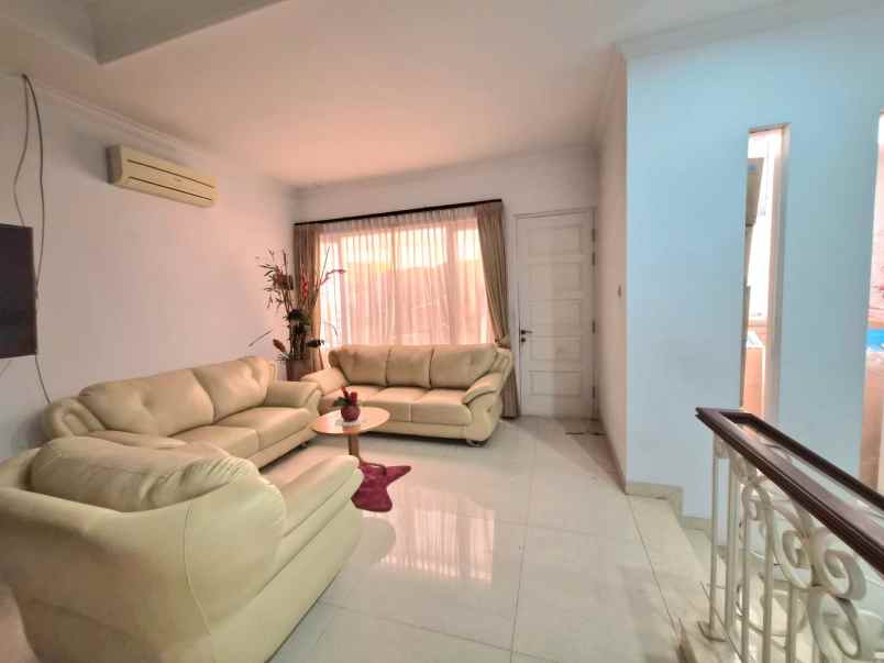 dijual rumah kelapa gading
