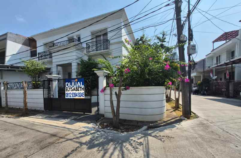 dijual rumah kelapa gading