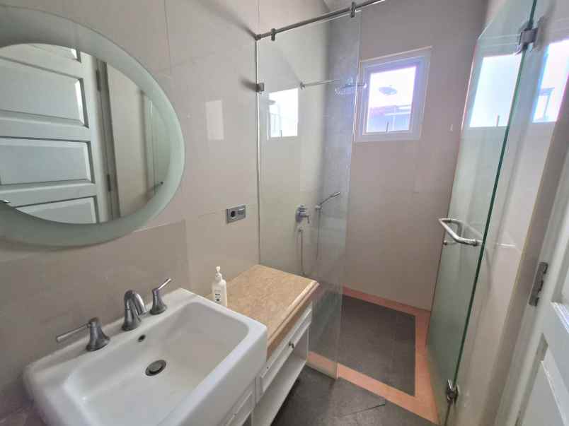 dijual rumah kelapa gading