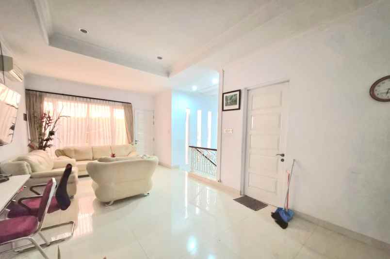 dijual rumah kelapa gading