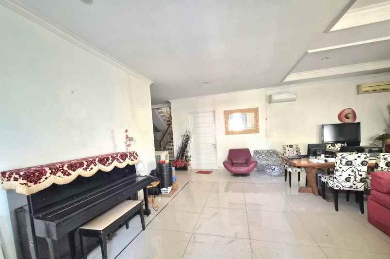 dijual rumah kelapa gading