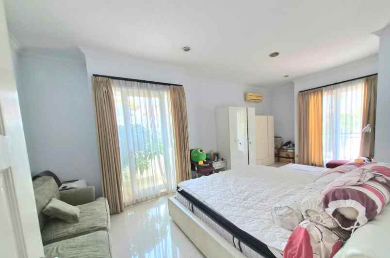 dijual rumah kelapa gading