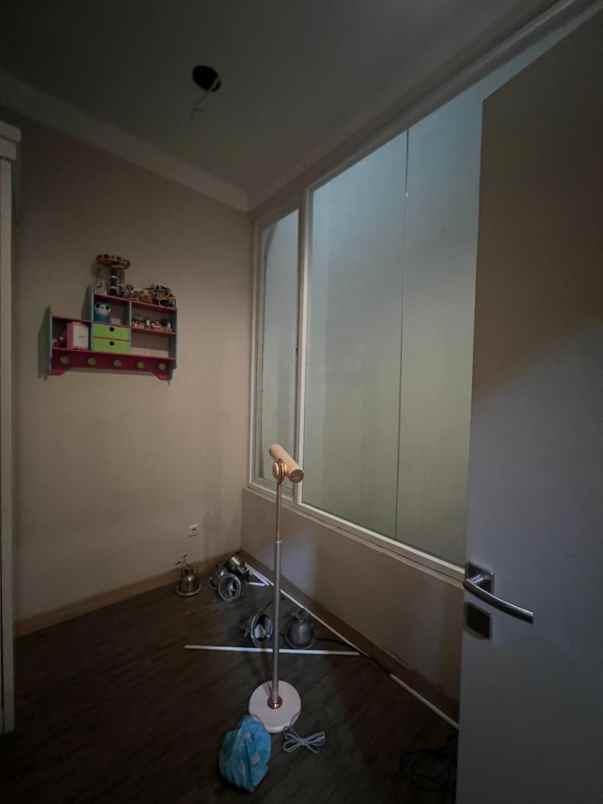 dijual rumah kelapa lilin kelapa gading