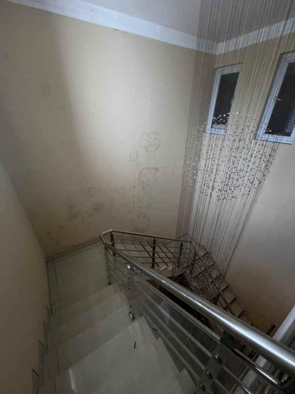 dijual rumah kelapa lilin kelapa gading