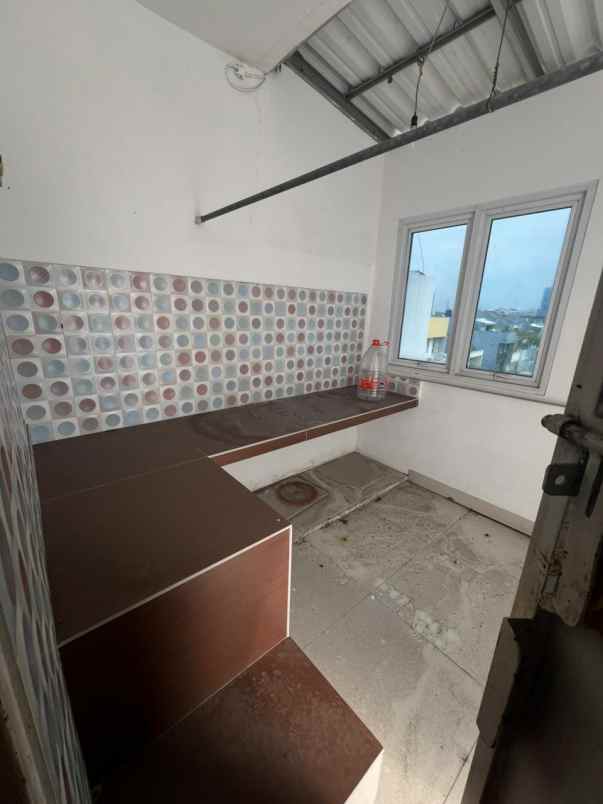 dijual rumah kelapa lilin kelapa gading