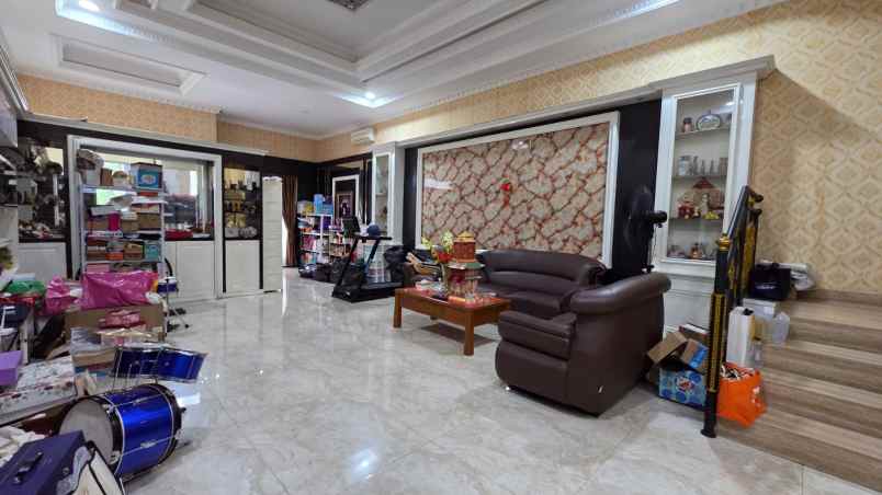 dijual rumah kelapa lilin kelapa gading