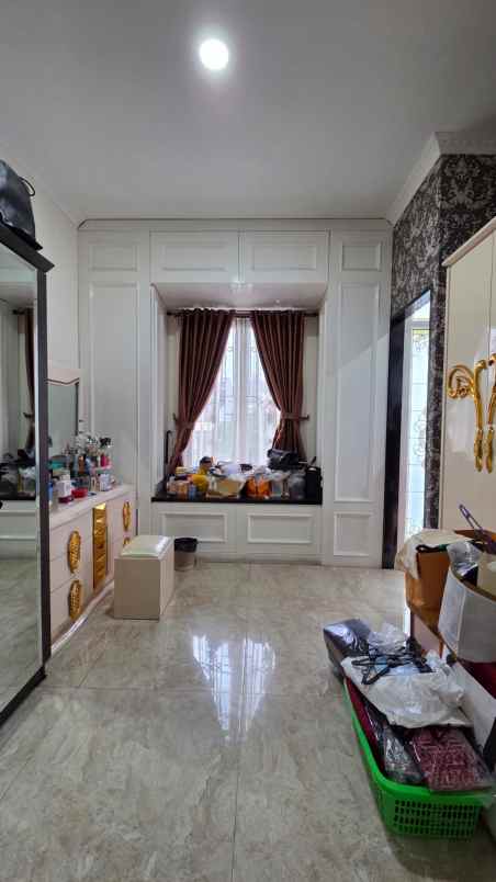 dijual rumah kelapa lilin kelapa gading